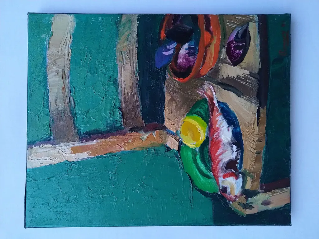 Chaise et plat de poissons